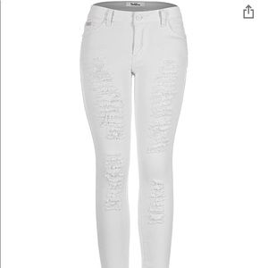 White distressed jeans